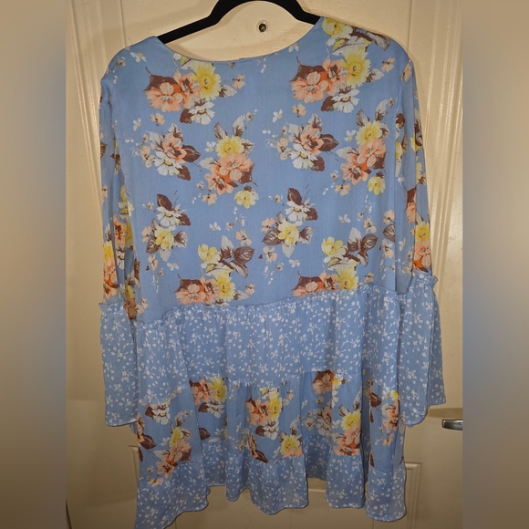 EST 1946 "Cato" Light Blue Floral V-Neck Tiered Peasant Top - Picture 8 of 9
